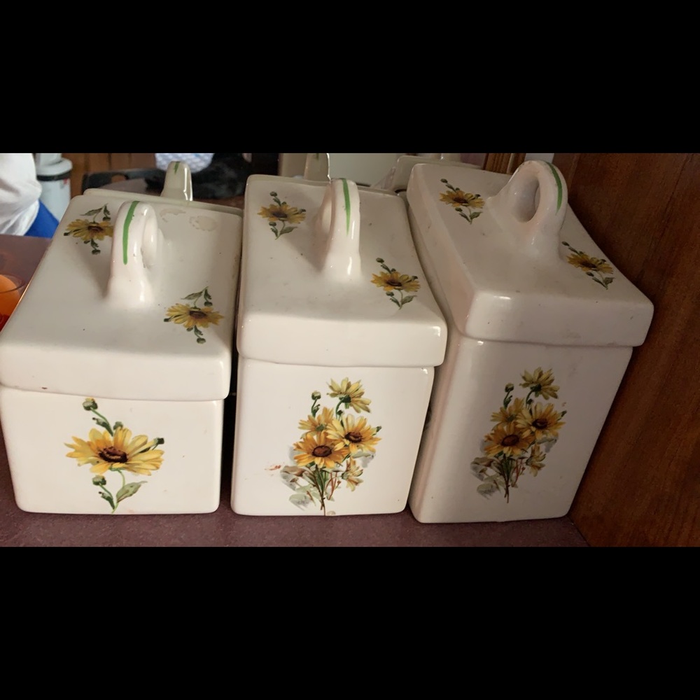 VTG 3-Piece Floral Container Set